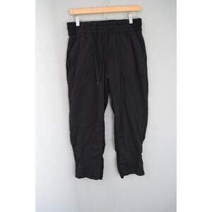 Lululemon Beyond the Studio Crop Athletic Pants Women’s Sz 8 Black